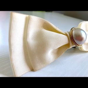 Luxury VTG 80’s Neiman Marcus ivory bow Barrette.